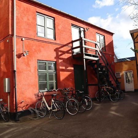 Charming Red Courtyard Apartment Kopenhagen Buitenkant foto