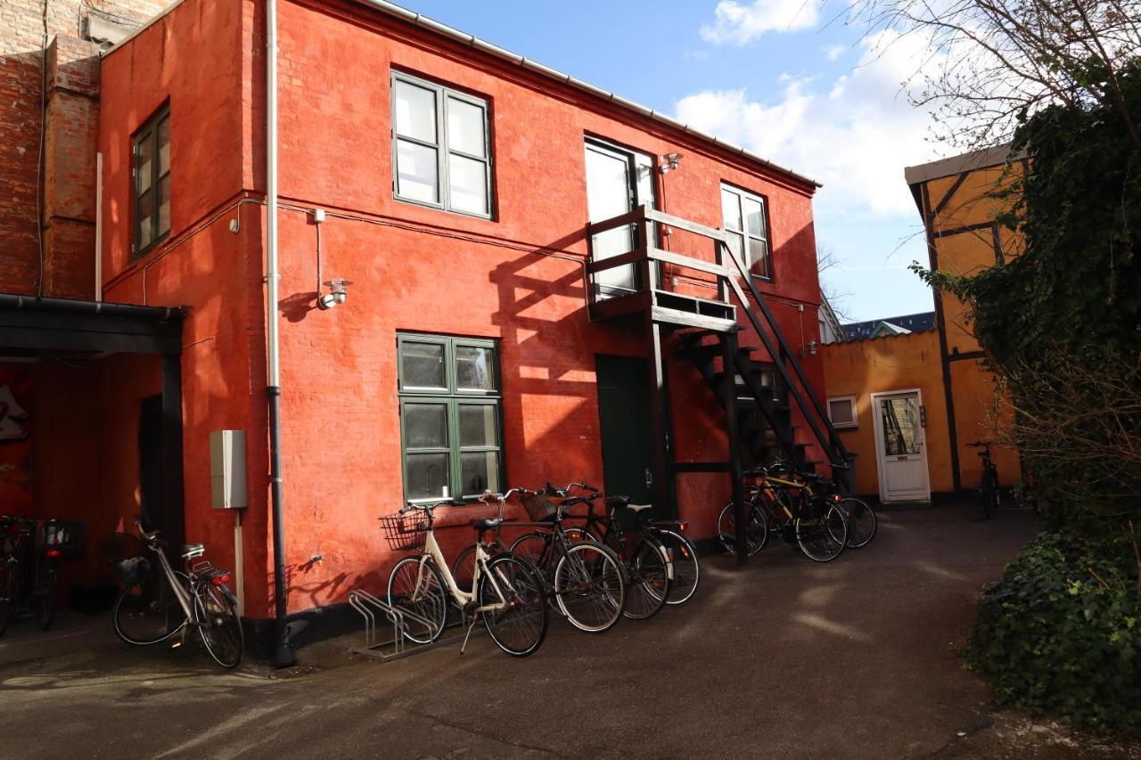 Charming Red Courtyard Apartment Kopenhagen Buitenkant foto